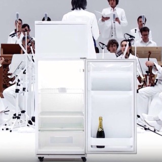 Логотип @operacontemporaryart - Пина Бауш для бедных