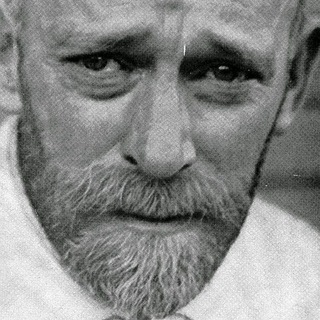 Логотип @ostatsja_v_klasse - Остаться в классе. Канал им. Януша Корчака.