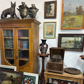 Логотип @ostrovs_sokrowish - Путь Антиквара. В поисках Фаберже.