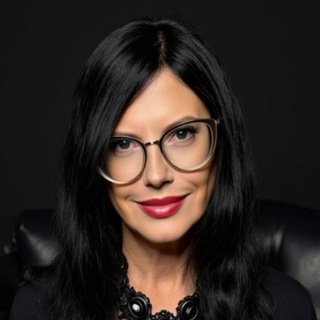 Логотип @oto_tarot - Обучение Таро с Анной Ай-Си