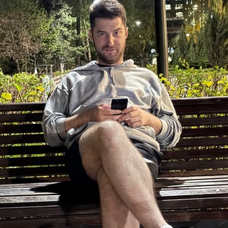 Логотип @overtype - Агасьянц не играет в пасьянс