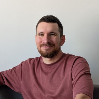 Логотип @p_e_t_r_1 - Психолог (и немного геммолог) Петр Павленко