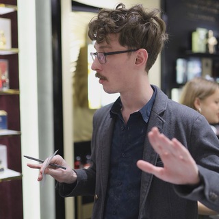 Логотип @pakhoshchi - 🇺🇦 Макс та Пахощі 👁👃🏻👁