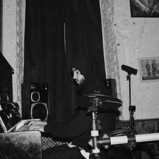 Логотип @paradisebeats - парадайз.