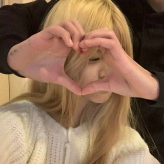 Логотип @paresthetics - мы? | парная эстетика