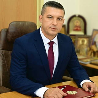 Логотип @parfenov_v_v - Вячеслав Парфёнов