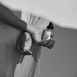 Логотип @parfumdelam - Parfum de l'âme