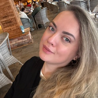 Логотип @parfumiku - MiKu