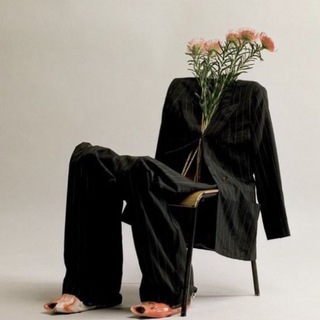 Логотип @parmkiwi - Мятый костюм