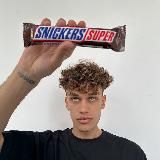 Логотип @pasha_snickers - сникерсни