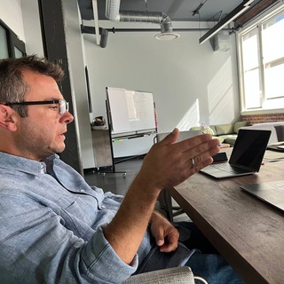 Логотип @pashafromthefuture - Pasha From the Future