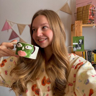 Логотип @paulineeng - полина мак ~ poliina.mak