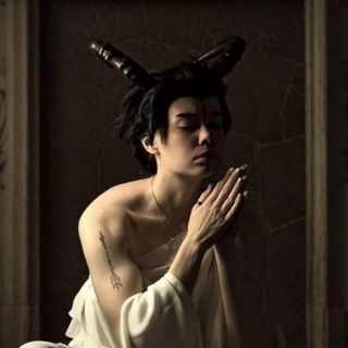 Логотип @paulinewinstel - Але машир, господа!