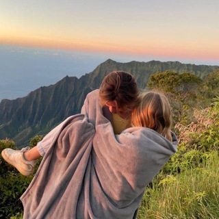 Логотип @peaceeeeeeeeee - 𝑷 𝒆 𝒂 𝒄 𝒆🤍