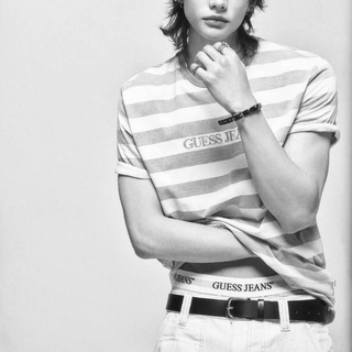 Логотип @peahw - нарезки с хёнджином феликсом