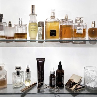 Логотип @pearls_and_funnythings - КУЛЬТ