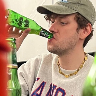 Логотип @pelmeshenkaa - пельменный двор позова🍺