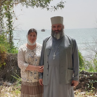 Логотип @peresvetushka - Пересветушка