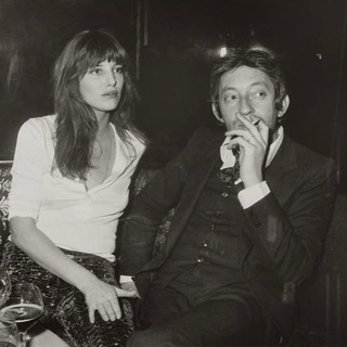 Логотип @perfiavore - pérfiavore