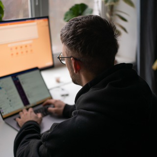 Логотип @personal_and_public - ЛИЧНОЕ / ПУБЛИЧНОЕ