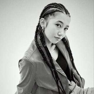 Логотип @personalgrowthtemmi - Malika🪞про бренды, коммьюнити и пиар