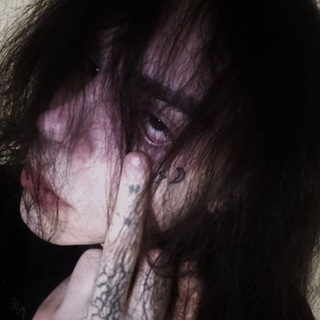 Логотип @persunooov - скиталец неустанный.