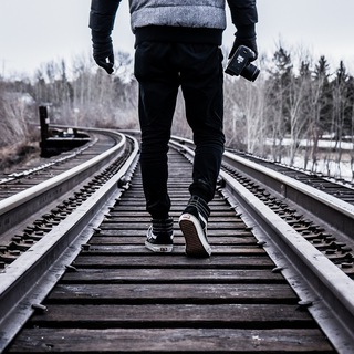 Логотип @photographytopics - Photography and phone arguments