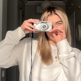 Логотип @photosforesthete - Daryella Shi.