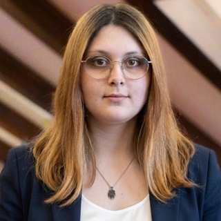 Логотип @piece_of_gera - Угрюмочная 🇮🇹 🇷🇺 // Гера Угрюмова