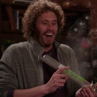 Логотип @piedpiperus - Пегий Дудочник