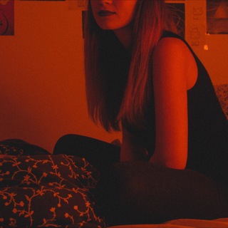 Логотип @pinneapplestories - Ананасовые истории