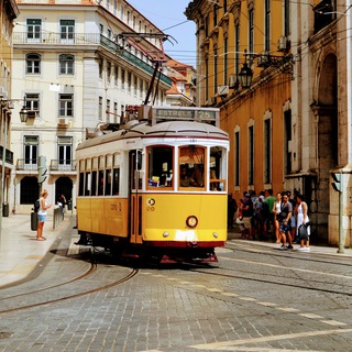 Логотип @pipocascascais - Португальский язык - Pipocas_cascais