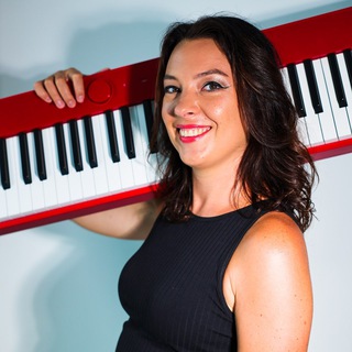 Логотип @playitschool - Буги от Юли