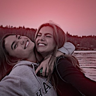 Логотип @playoflunna - ищи лип\лид