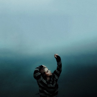 Логотип @plenkapil - под пыльным небом