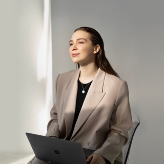 Логотип @plsfix - Vika pls fix / Дизайн презентаций