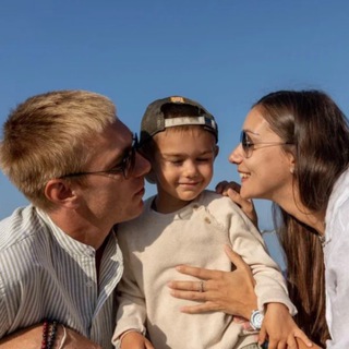 Логотип @po_semeinim_obstoyatelstvam - По семейным обстоятельствам