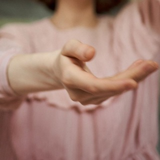 Логотип @pobudem_vmeste - Приходи, побудем вместе