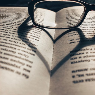 Логотип @poetry_out_of_time - «Поэзия вне времени»