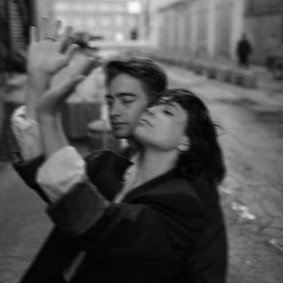 Логотип @pokoieniye - poteryannoye pokoleniye.