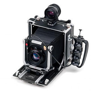 Логотип @polachrome - Светочувствительные материалы