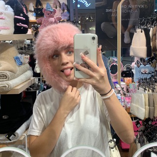 Логотип @poliklolzz - полик👐🏼