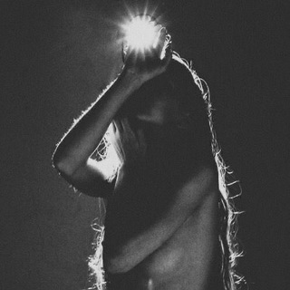 Логотип @polina_life_moment - моменты из жизни П