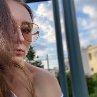 Логотип @polina_tut - Полина тут