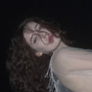 Логотип @polinadaluna - Далуна