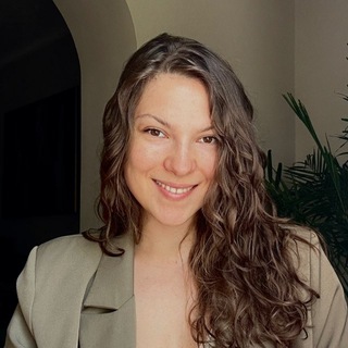 Логотип @polinaskidanova - Самопознание и Отвага