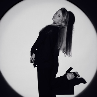 Логотип @polinavals - Вальс💙