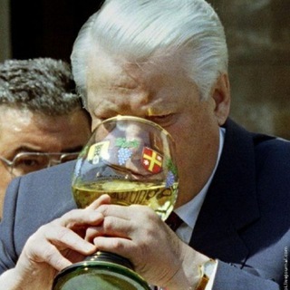 Логотип @politicsbuhich - политики бухают каждый день