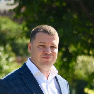 Логотип @politolog_listratov - ЛИСТРАТОВ