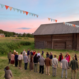 Логотип @polivayakorni - Поливая корни